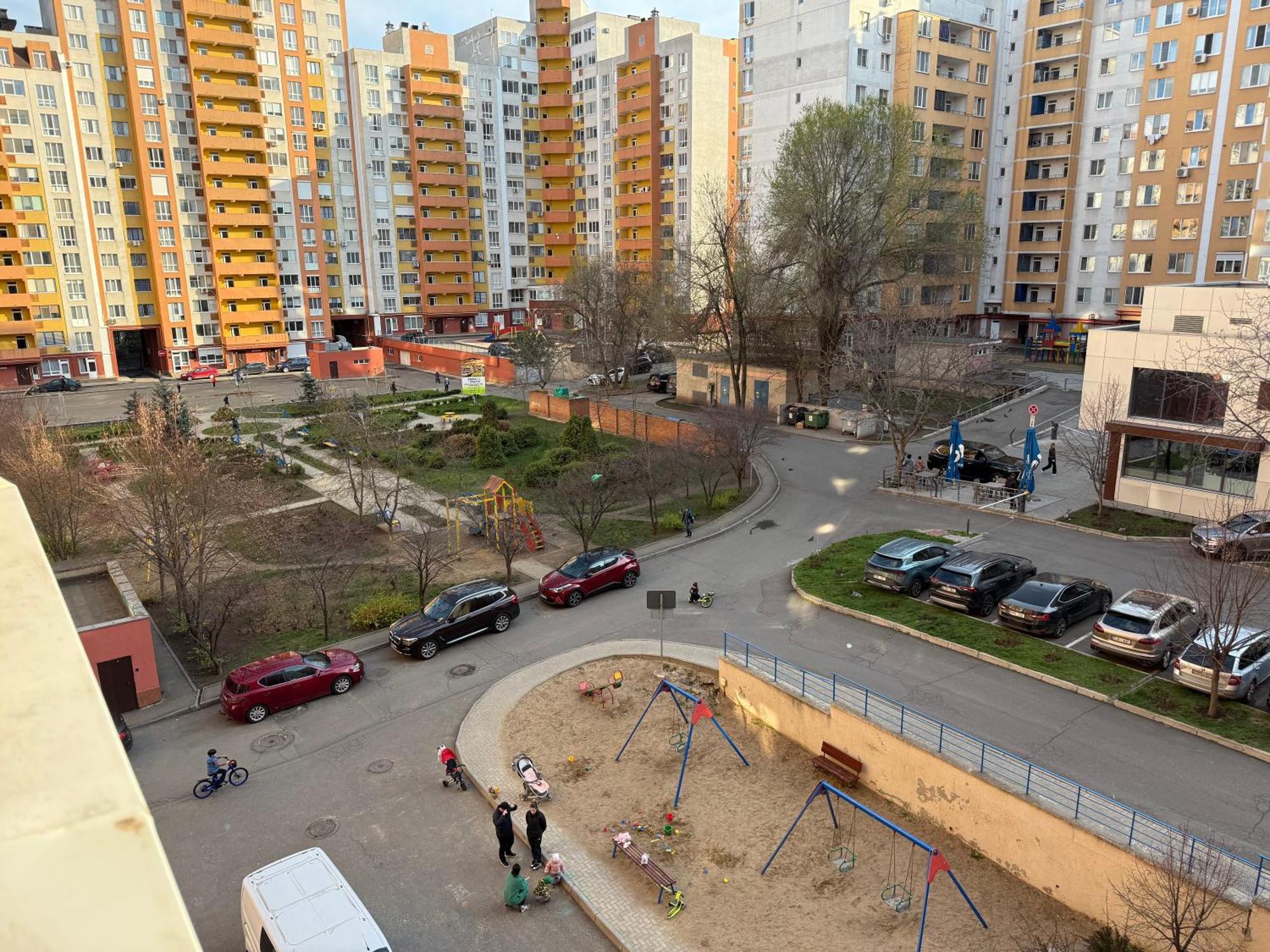 Cozy Two Bedroom Large Apartment Chisinau Exterior photo