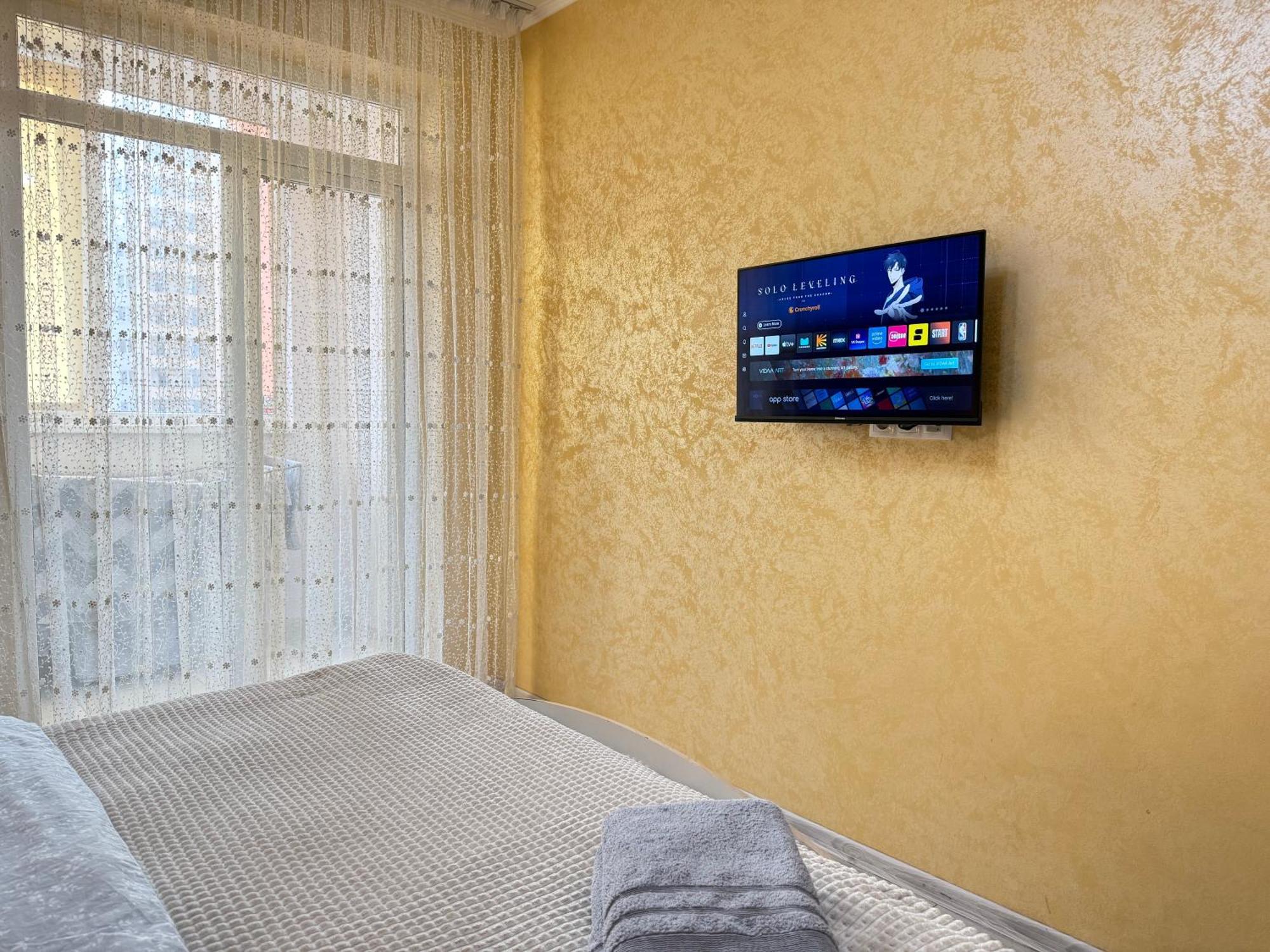 Cozy Two Bedroom Large Apartment Chisinau Exterior photo
