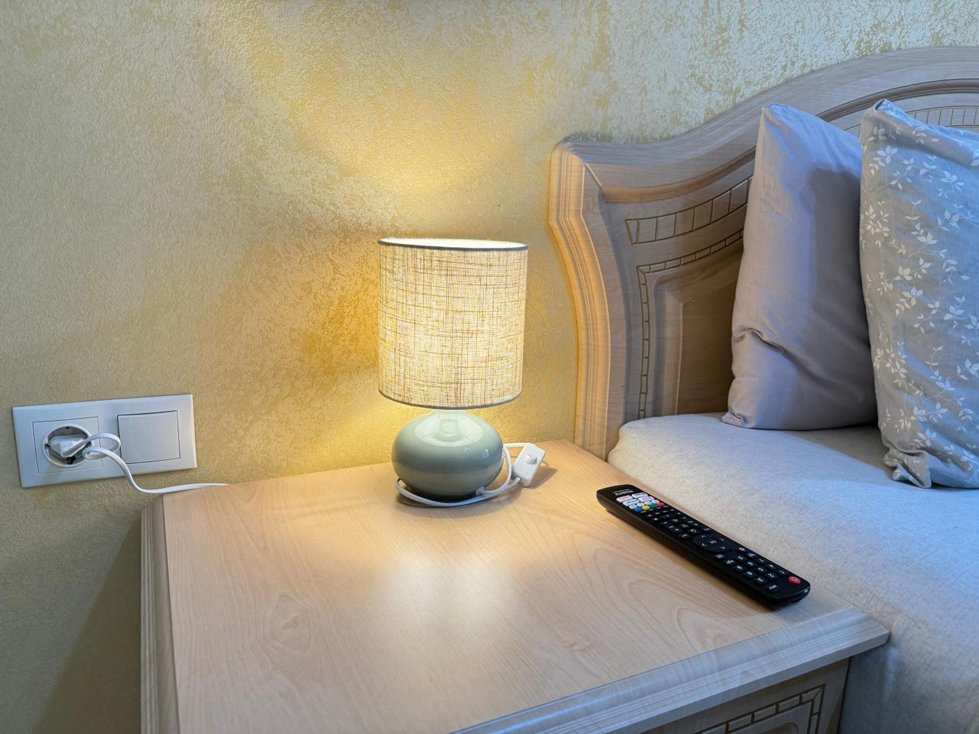 Cozy Two Bedroom Large Apartment Chisinau Exterior photo