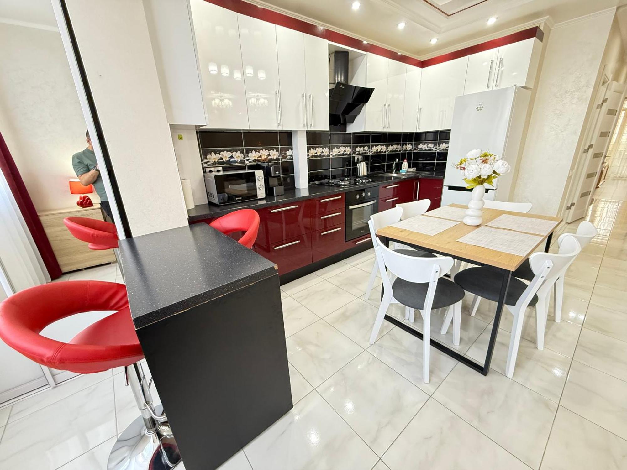 Cozy Two Bedroom Large Apartment Chisinau Exterior photo